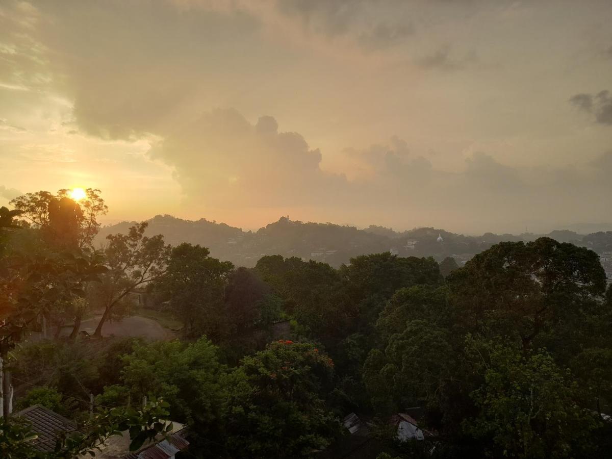Sky Heaven Hotel Kandy Exterior foto