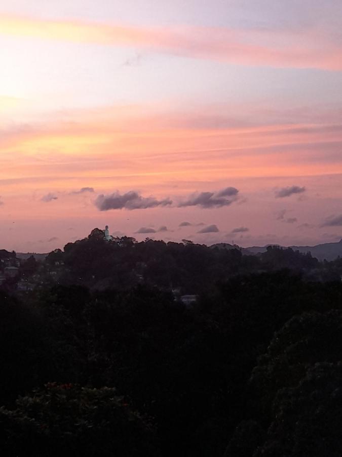 Sky Heaven Hotel Kandy Exterior foto