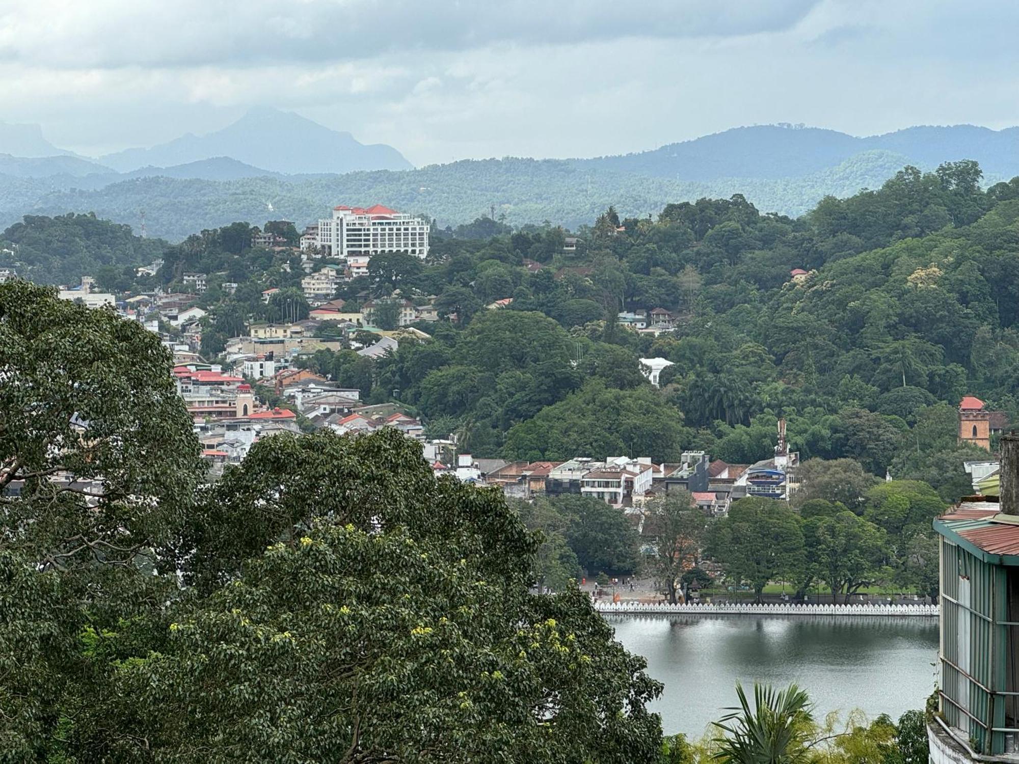 Sky Heaven Hotel Kandy Exterior foto